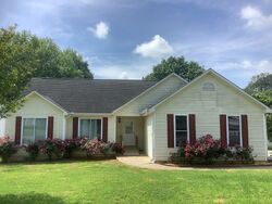 Pre-foreclosure in  FERNSTONE TRL Lawrenceville, GA 30046
