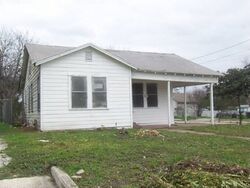 Pre-foreclosure in  KENTUCKY AVE San Antonio, TX 78201