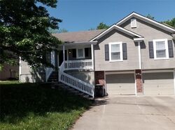 Pre-foreclosure in  Nw Nicholas Dr Grain Valley, MO 64029