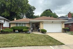 Pre-foreclosure in  DOBSON CT South Holland, IL 60473