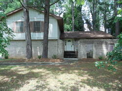 Pre-foreclosure in  PINEHURST VALLEY DR Decatur, GA 30034