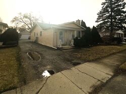 Pre-foreclosure in  CENTRAL AVE Oak Lawn, IL 60453