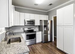 Pre-foreclosure in  POINT AVERY DR Baton Rouge, LA 70817