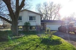 Pre-foreclosure in  CANDLEWOOD DR Minneapolis, MN 55445