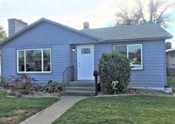 Pre-foreclosure in  W IRVING ST Pasco, WA 99301
