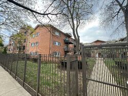 Pre-foreclosure in  W FARWELL AVE N Chicago, IL 60626