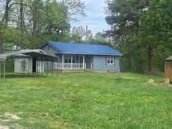 Pre-foreclosure in  MCCORD LN Waverly, TN 37185