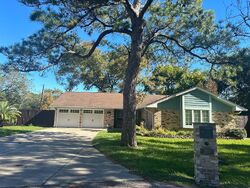 Pre-foreclosure in  LAYNE CT La Porte, TX 77571