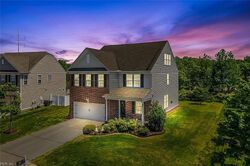 Pre-foreclosure in  RAVENSCROFT LN Hampton, VA 23669