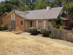 Pre-foreclosure in  WINDING CREEK DR Lewisville, TX 75077