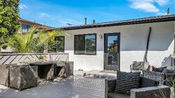 Pre-foreclosure in  OAK ST Glendale, CA 91204