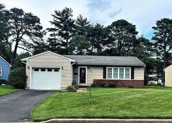Pre-foreclosure in  EDGEBROOK DR N Toms River, NJ 08757