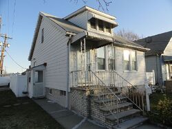 Pre-foreclosure in  OGDEN ST Linden, NJ 07036