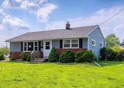 Pre-foreclosure in  BEVERLY DR Magnolia, NJ 08049