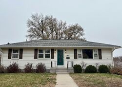 Pre-foreclosure in  S 76TH AVE Omaha, NE 68124
