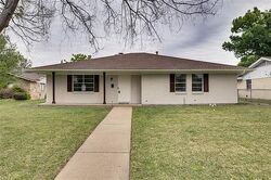 Pre-foreclosure in  ACOSTA ST Grand Prairie, TX 75051