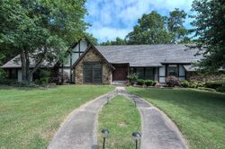 Pre-foreclosure in  E 79TH ST Tulsa, OK 74136