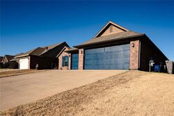 Pre-foreclosure in  FRONTIER PL Harrah, OK 73045