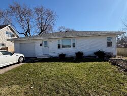 Pre-foreclosure Listing in MINERVA AVE WAUCONDA, IL 60084
