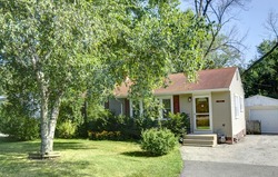 Pre-foreclosure in  W GAGES LAKE RD Grayslake, IL 60030