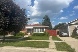 Pre-foreclosure in  ATLANTIC ST Franklin Park, IL 60131