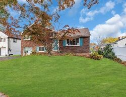 Pre-foreclosure in  N STILES ST Linden, NJ 07036