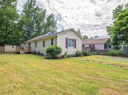 Pre-foreclosure in  IOWA AVE Villas, NJ 08251