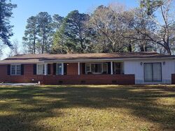 Pre-foreclosure in  S DEERFIELD RD Johnsonville, SC 29555