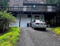 Pre-foreclosure in  POWDERHORN RD Henryville, PA 18332