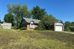 Pre-foreclosure in  MOCKINGBIRD LN Oklahoma City, OK 73110