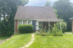 Pre-foreclosure in  VALLEY VIEW DR Monroeville, PA 15146
