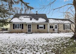 Pre-foreclosure in  ELSIE LN Grand Island, NY 14072