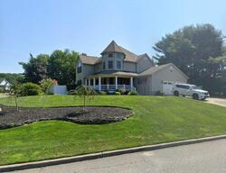 Pre-foreclosure in  FARM HOUSE CT Mount Sinai, NY 11766