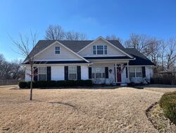 Pre-foreclosure in  OAK VIEW DR Springdale, AR 72762