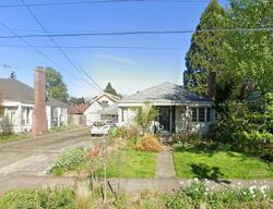 Pre-foreclosure in  SE 57TH AVE Portland, OR 97206