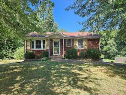 Pre-foreclosure in  ALSUP DR Springfield, TN 37172