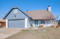 Pre-foreclosure in  SUMMER OAK DR Edmond, OK 73013