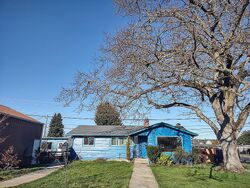 Pre-foreclosure in  N KNAPMAN AVE Sequim, WA 98382