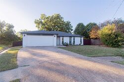 Pre-foreclosure in  CREEK VIEW CT Rowlett, TX 75089