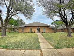 Pre-foreclosure in  COUNTRY CLUB DR Mesquite, TX 75150