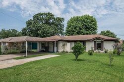 Pre-foreclosure in  16TH ST Port Arthur, TX 77642