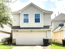 Pre-foreclosure in  ASHFORD RIV Houston, TX 77072