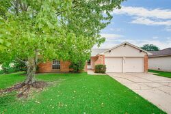 Pre-foreclosure in  RUSTIC GATE RD La Porte, TX 77571