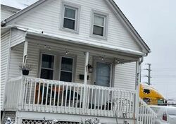 Pre-foreclosure in  E TROY ST Ferndale, MI 48220