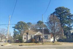 Pre-foreclosure in  SEWELLS POINT RD Norfolk, VA 23513