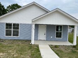 Pre-foreclosure in  COLLETON LN Clinton, SC 29325