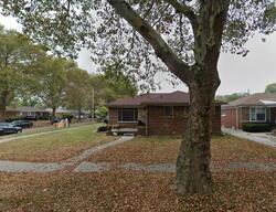 Pre-foreclosure in  HARDING ST Oak Park, MI 48237