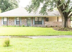 Pre-foreclosure in  W CHALFONT DR Baton Rouge, LA 70819