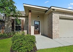 Pre-foreclosure in  HICKORY CREEK DR Baton Rouge, LA 70816