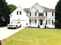 Pre-foreclosure in  LAKE WINDSOR PKWY Buford, GA 30518